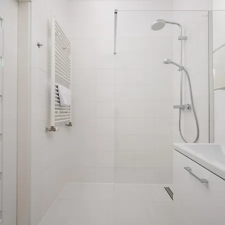 Browary Warszawskie Superior By Bookinghost